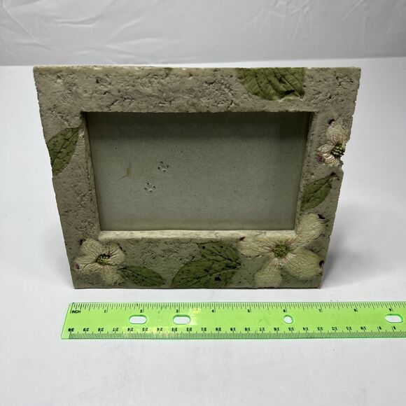 Resin Faux Stone 4x6 Photo Frame. 6.5x7 Overall - Picture 2 of 6